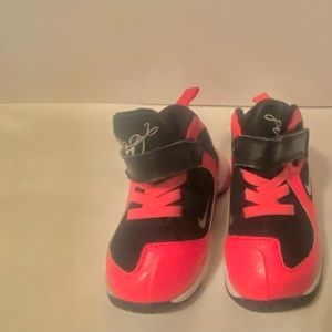 Nike Lebron James  girl shoe Size 6C pink Used